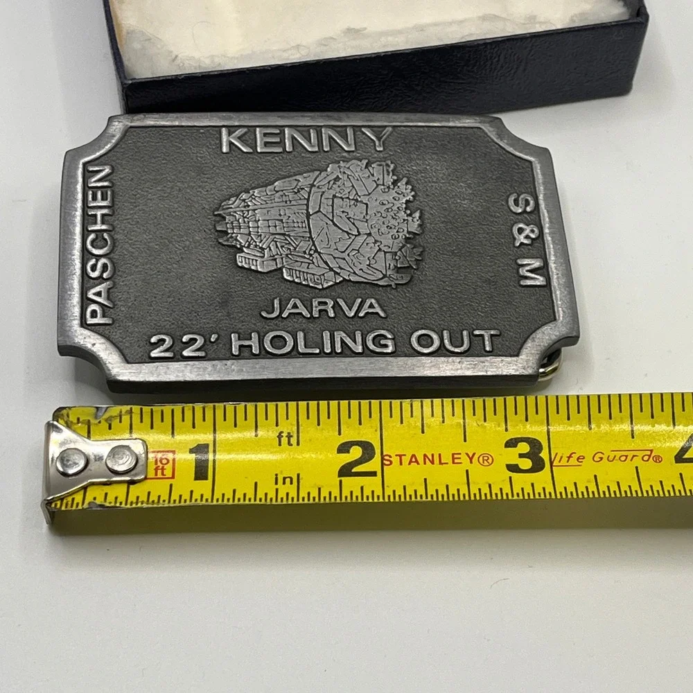 HIT LINE USA PASCHEN KENNY JARVA 22 HOLING OUT‎ Belt Buckle Pewter Tone NEW